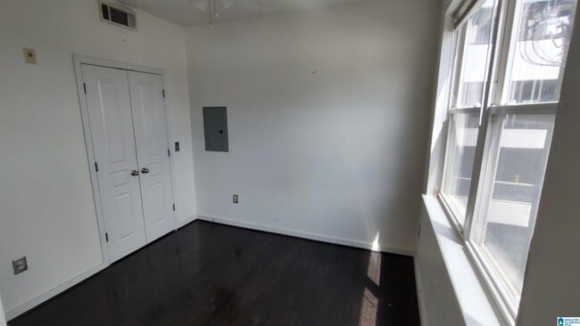 Building Photo - 2020 5th Ave S
