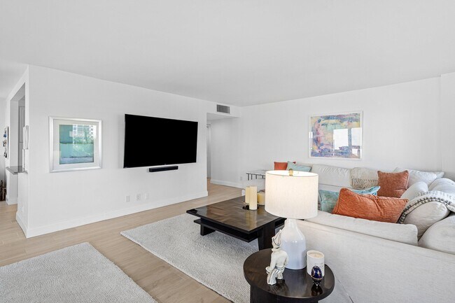 Building Photo - 2066 N Ocean Blvd