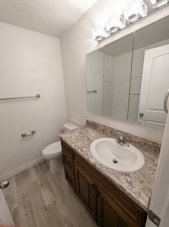 Building Photo - 677 Lebon Cir