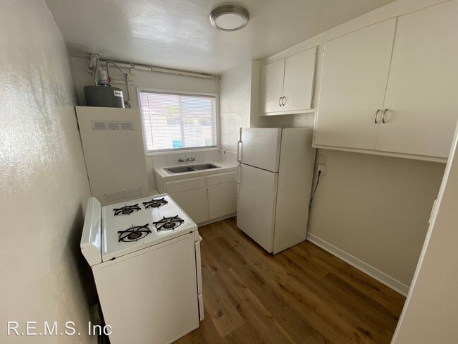 Building Photo - 4241-475 Redondo Beach Blvd