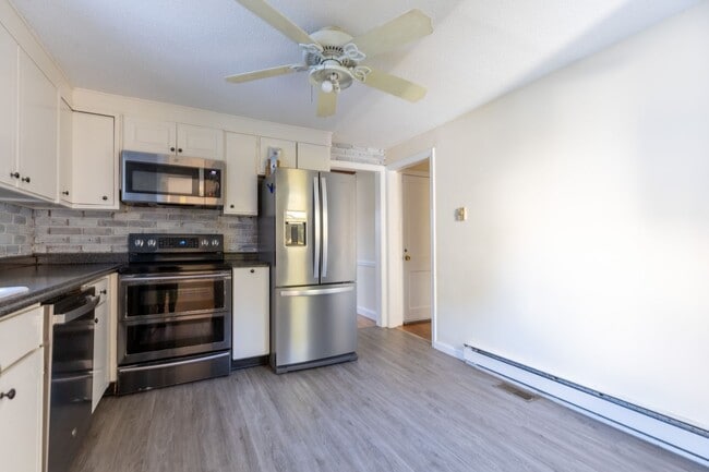 Building Photo - Charming 3-Bedroom Home with Solar Panels ...