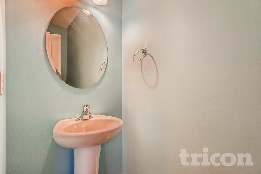 Building Photo - 6702 Udall Pl SE