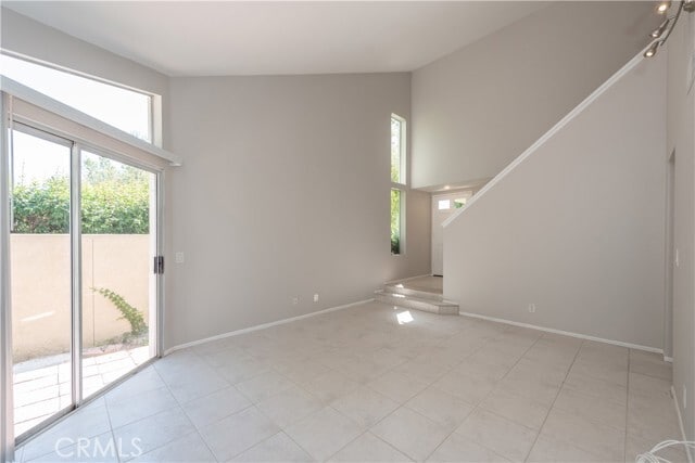 Building Photo - 385 Stanford Ct