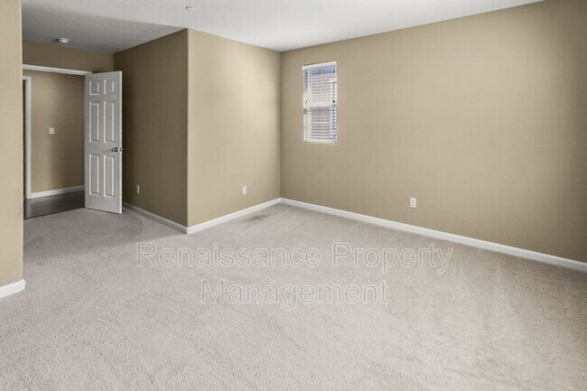 Building Photo - 703 N Marquis Way