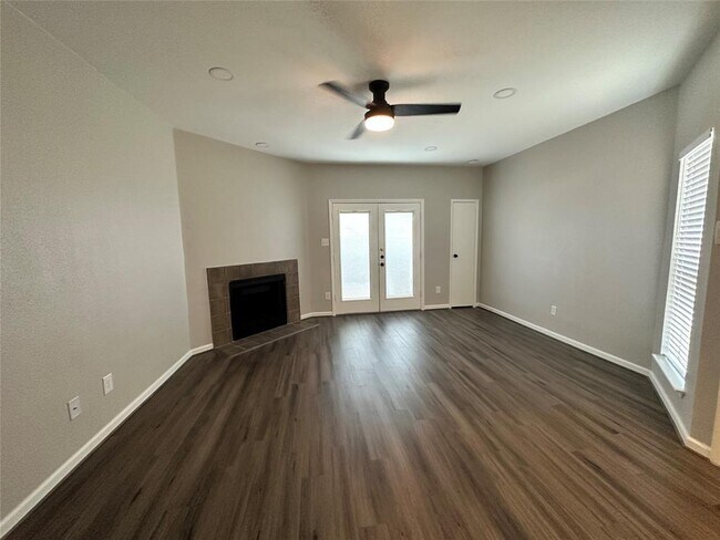 Building Photo - 10855 Meadowglen Ln