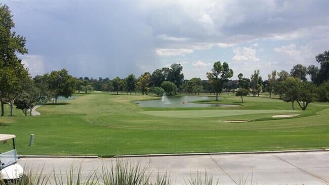 Building Photo - Tucson National Home on the Golf Course