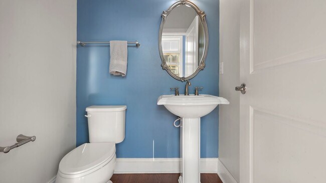 Building Photo - 337 Osona Ln