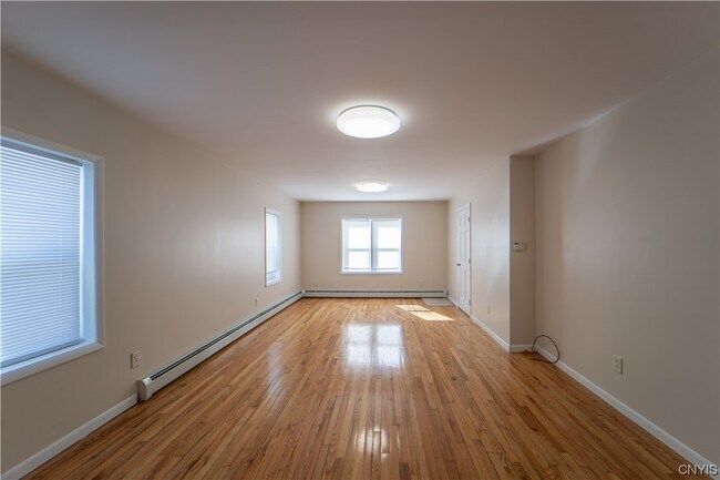 Building Photo - 17 High St