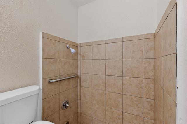 Building Photo - 6808 Trail Lake Dr