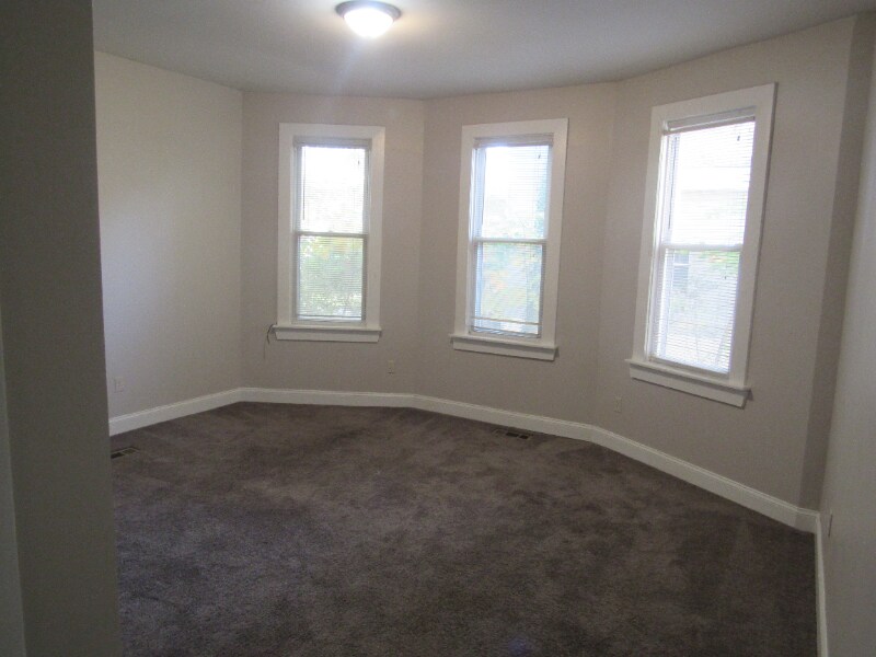 Building Photo - 4014 Maine Ave