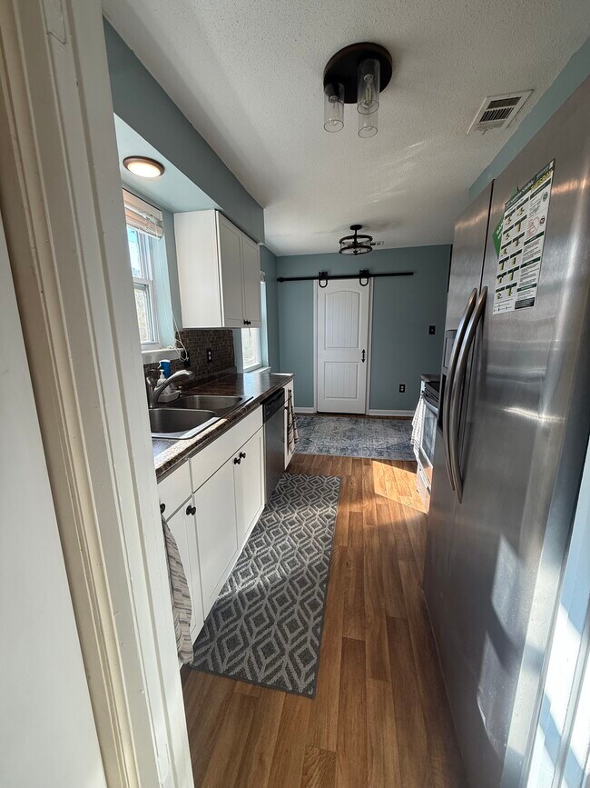 Building Photo - 113 Walz Cir