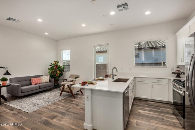 Building Photo - 2968 E Lucky Horseshoe Ln