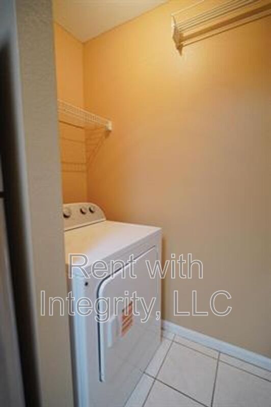 Building Photo - 2186 Timberwood Cir N