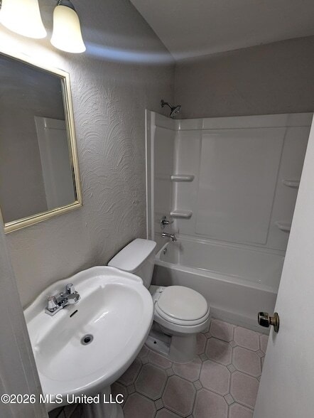 Building Photo - 7594 Rockingham Dr