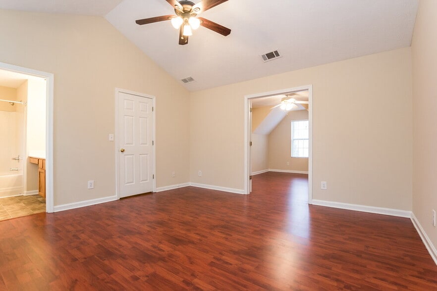 Building Photo - 3019 Sentinel Cir