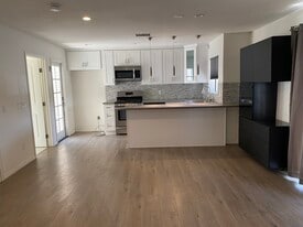 Building Photo - 1801 W Victory Blvd