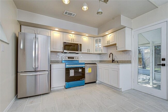 Building Photo - 4309 S Renellie Dr