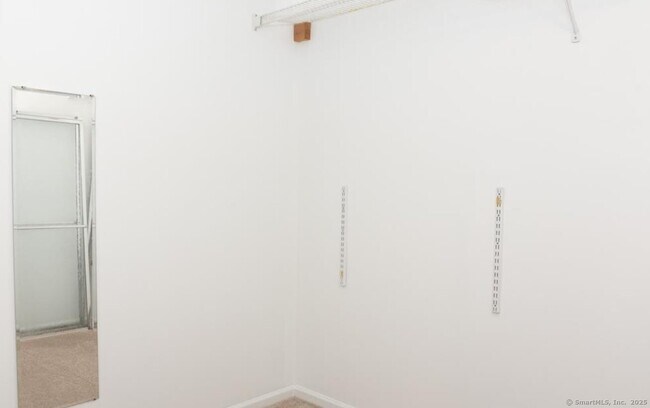 Building Photo - 211 Windgate Cir