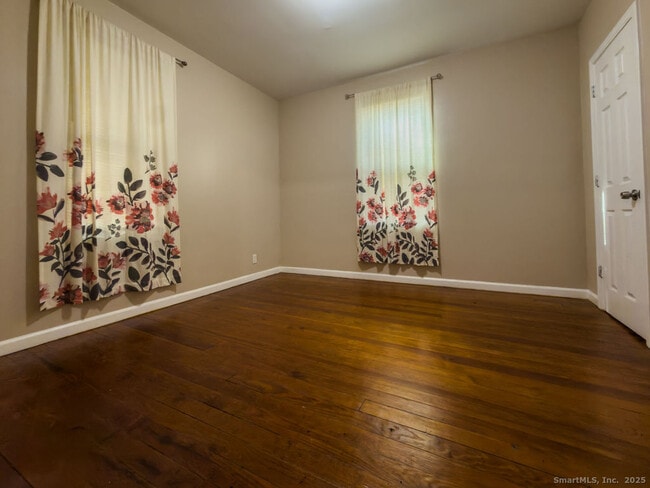 Building Photo - 19 Upson St