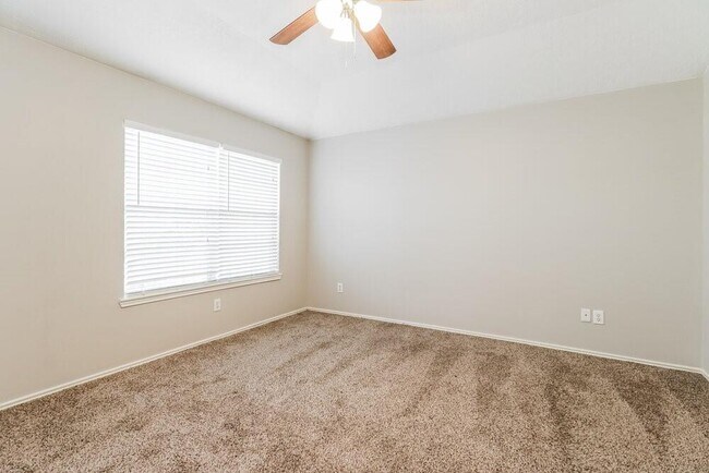 Building Photo - 33322 Cottonwood Bend