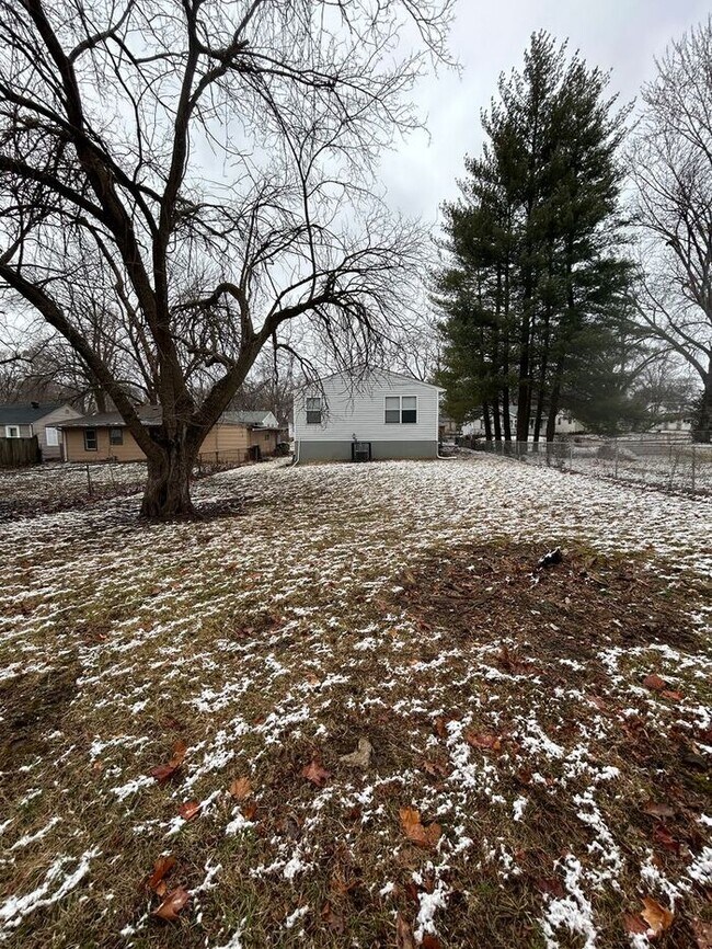Building Photo - Charming 3-Bedroom Home in a Convenient Lo...