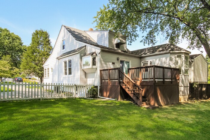 Building Photo - 101 Oak Ave