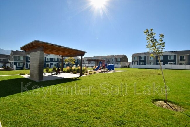 Building Photo - 555 N Willow Springs Ave