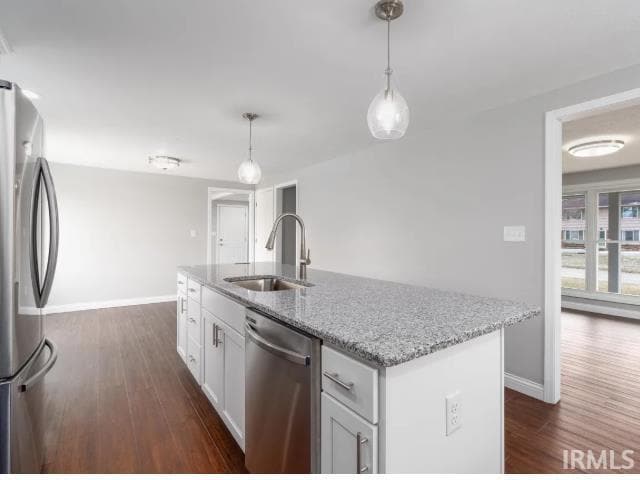 Building Photo - 1640 Hemlock Rd