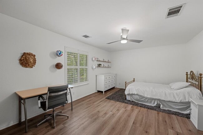 Building Photo - 12329 Pleasant Hill Ct