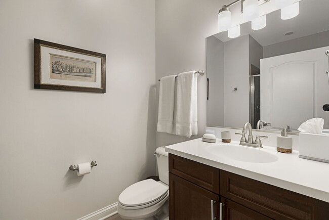 Building Photo - 1800 Amberley Ct