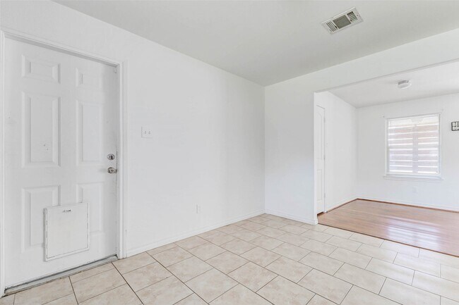 Building Photo - 230 Bizerte St