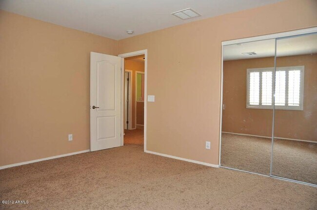 Building Photo - Charming 4 Bed 3 Bath Home in Norterra Area
