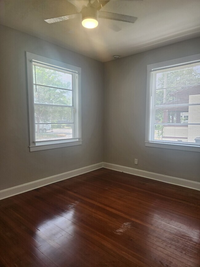 Building Photo - Newly updated 3/1.5 San Marco