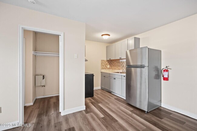 Building Photo - 175 Buckelew Ave