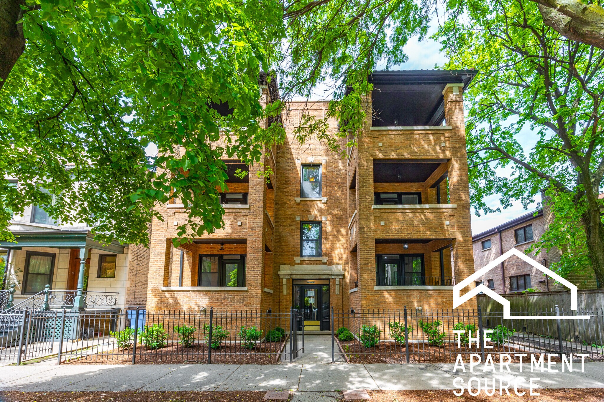 Building Photo - 4410 N Greenview Ave