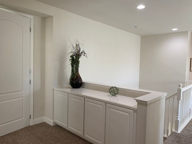 Building Photo - BEAUTIFUL TWO STORY MERCED HOME FOR RENT!