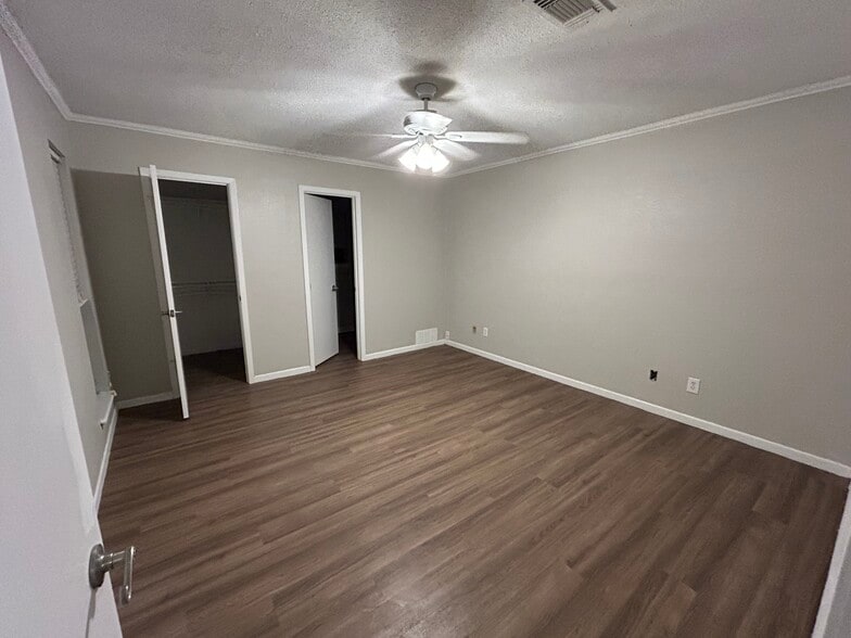 Building Photo - 136 Byron Dr