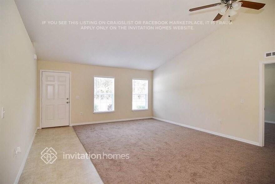 Building Photo - 420 NW Byron St