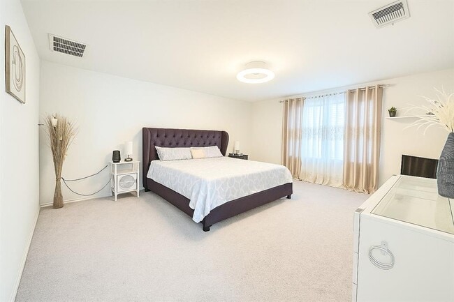 Building Photo - 242 Zuma Dr