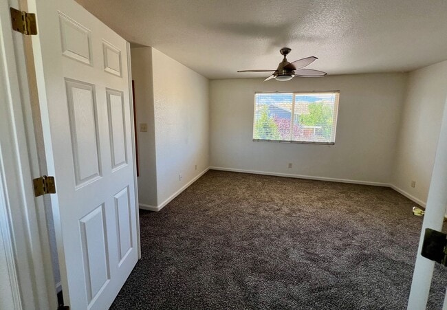 Building Photo - 4 Bedroom in North West Reno
