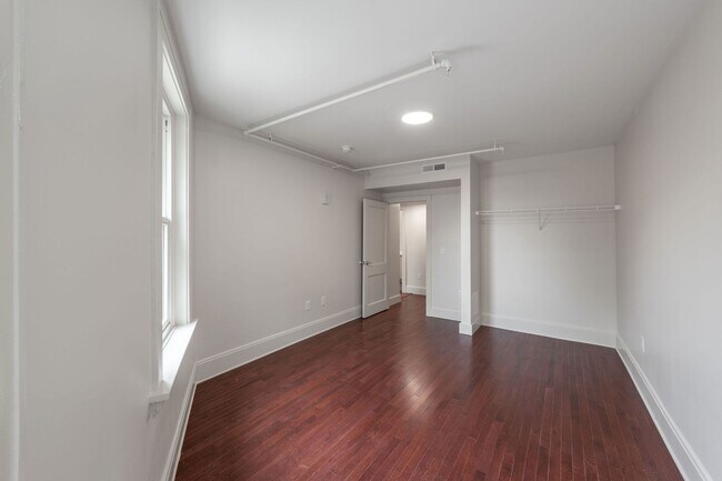 Building Photo - Coming Soon: 2BR Apartment – ETA 10/1/25