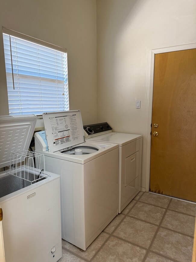 Building Photo - 6604 San Blas Pl NW