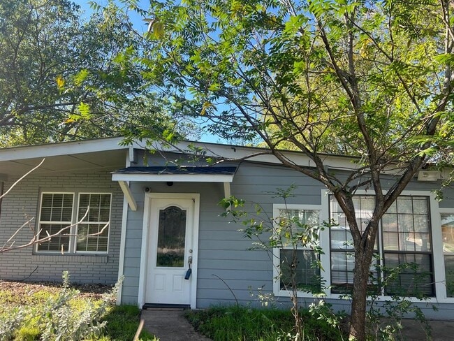 Primary Photo - 107 W Odell St