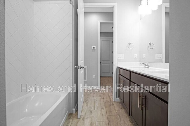 Building Photo - 183 Arlington Square Ct