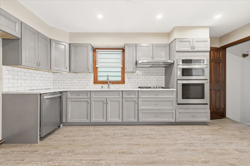 Building Photo - 358 Cator Ave