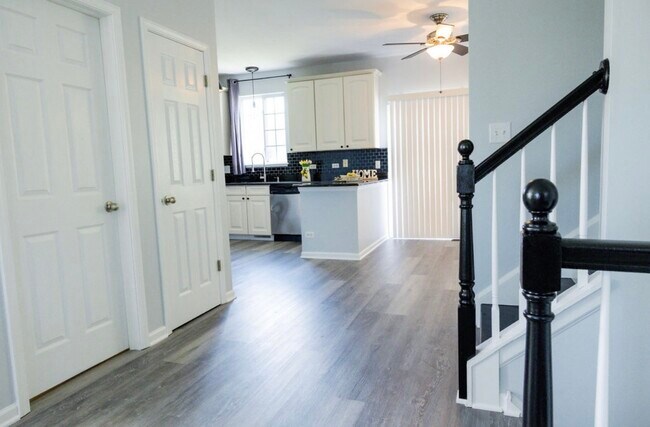 Building Photo - 2371 Lundquist Dr