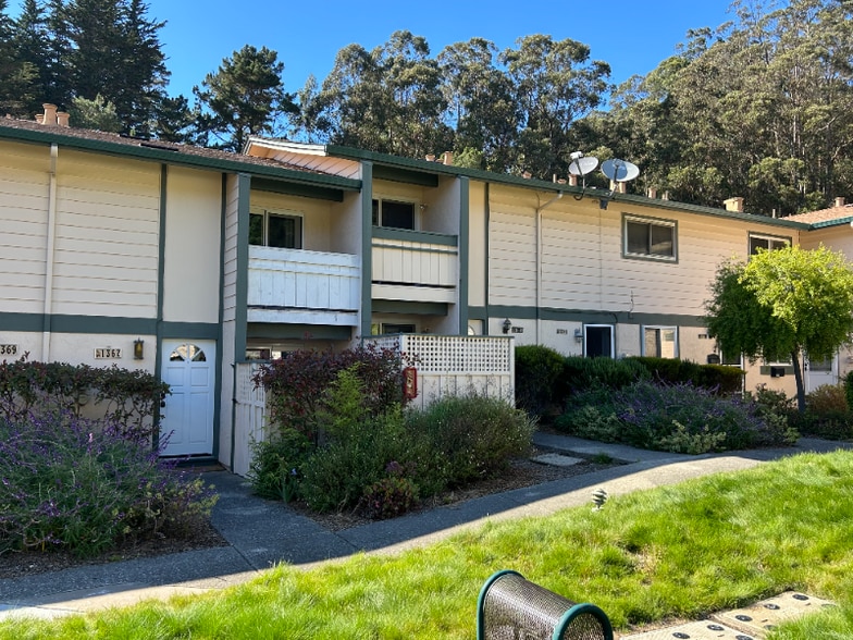 Primary Photo - 1365 Terra Nova Blvd