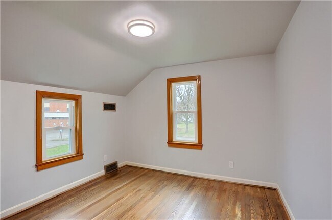 Building Photo - 740 Pershing St