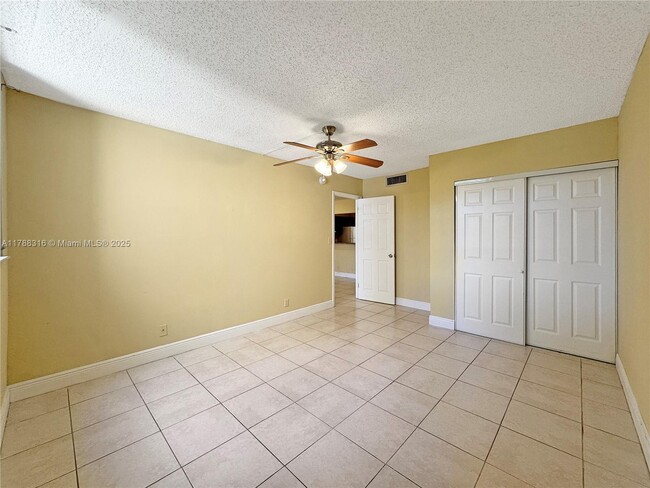 Building Photo - 410 NW 68th Ave