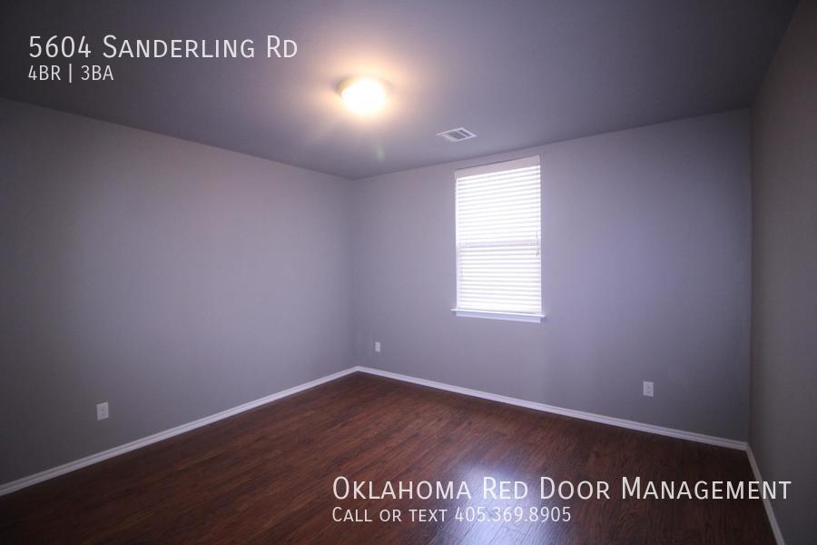 Building Photo - 5604 Sanderling Rd